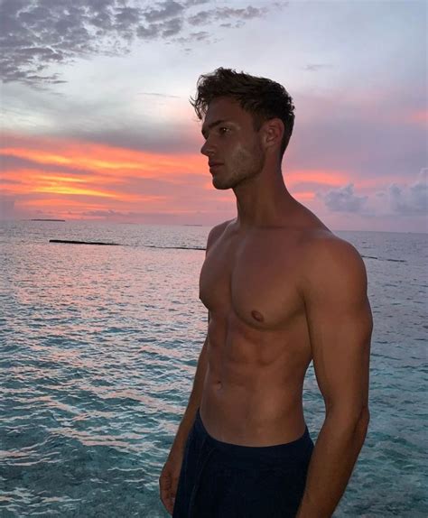 Tobias Reuter In 2020 Men Photoshoot Male Models Shirtless Men