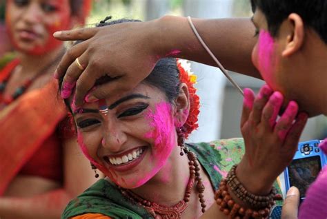 photos that show how different parts of india celebrate holi