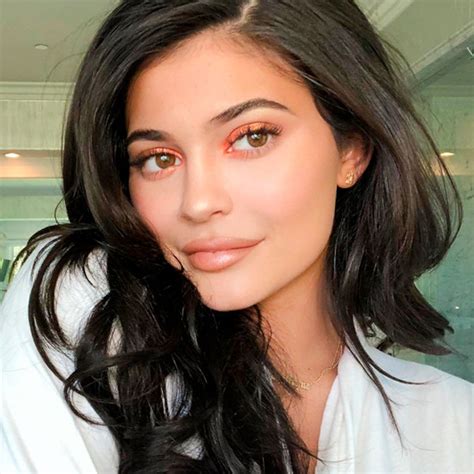 21 beauty lessons we ve learned from kylie jenner e online au