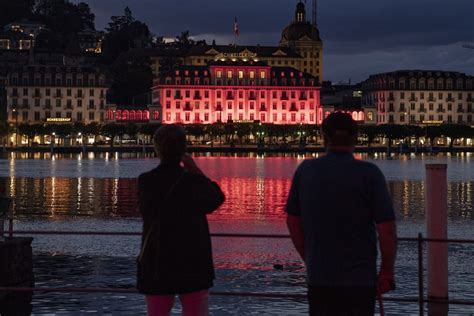 night  light wieso viele gebaeude rot leuchteten