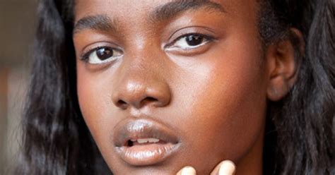 Best Foundation Face Makeup For Dark Skin Tones