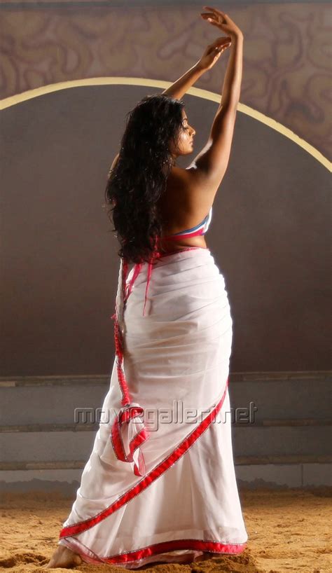 picture 414540 actress priyamani hot in white saree photos in tikka movie new movie posters