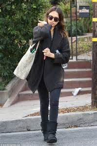 Jessica Alba Wraps Up For Chillier Autumn Climes In Cosy Uggs Daily
