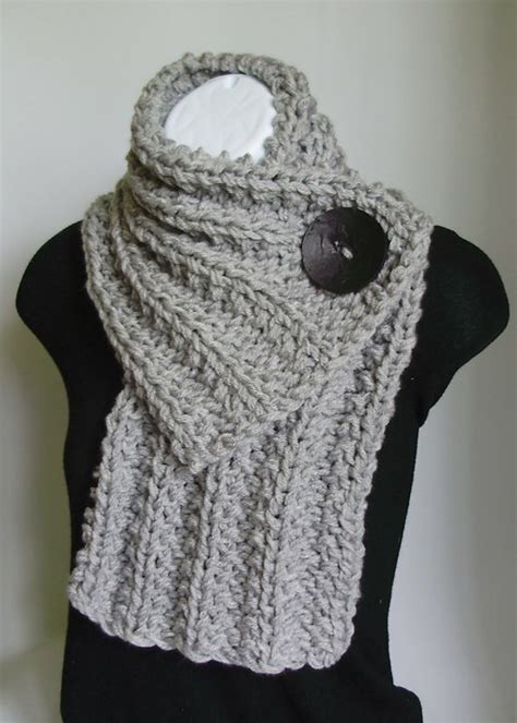 life designed knitted scarves