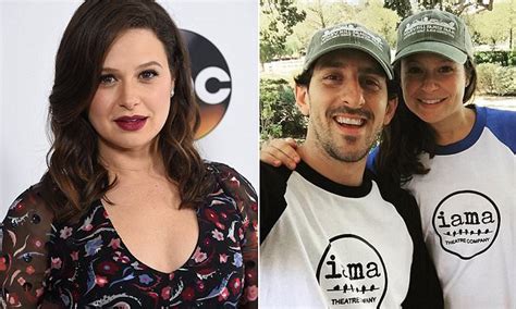 Scandal Actress Katie Lowes Reveals Agony Over Psoriasis Daily Mail