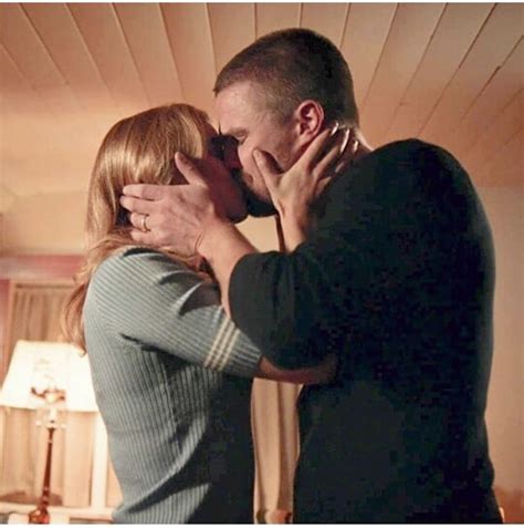 Pin By Marissa Amundson On Arrow 2 Olicity Tv Romance Oliver And