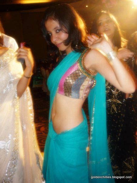 spicy college girls saree show in college function