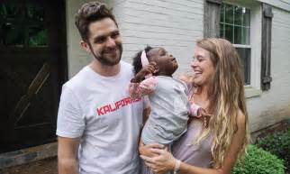 thomas rhett and pregnant wife bring home adopted daughter daily mail online