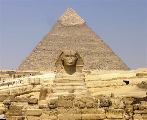 archivo giza plateau great sphinx with pyramid of khafre in