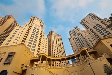 dubai real estate luxury property market breaks  record  units sold skyrockets