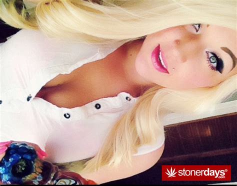 Sexy Morning Stoners Stoner Pictures Sexy Girls Smoking