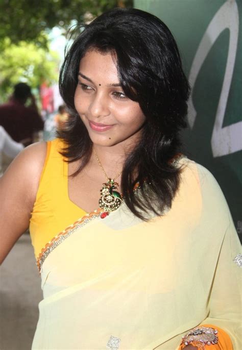 Tamil Actress Saranya Nag Hot Photos In Sexy Saree Cap Hot Sex Picture