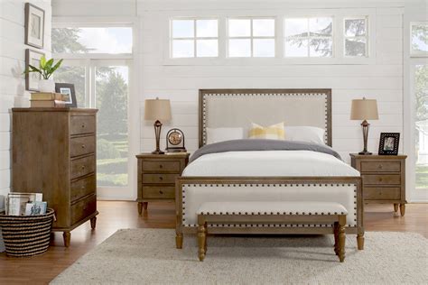 cambridge  piece queen bedroom set  solid wood  upholstered
