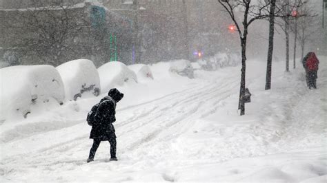 alberta weather   cm  snowfall  weekend narcity