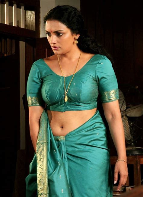 Malayalam Actress Swetha Menon Hot Pics