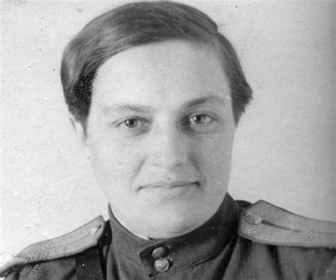 joined  army   time  women    accepted lyudmila pavlichenko fringe rebels