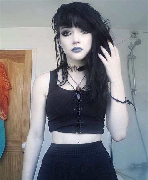 Pin By Siouxzee Mcgregor On Emo And Goths Goth Beauty Cute Goth Girl