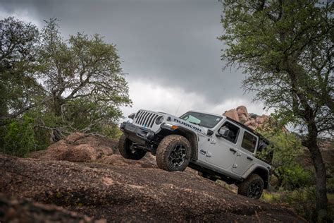 jeep wrangler xe rubicon review electric propulsion  road