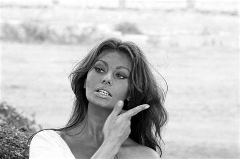 Sans M En Faire Je Vais T Assurer Un Enfer Sophia Loren Sofia