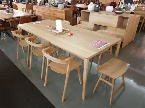 moderne eiken tafel met eiken stoelen interieur eiken tafel stoelen