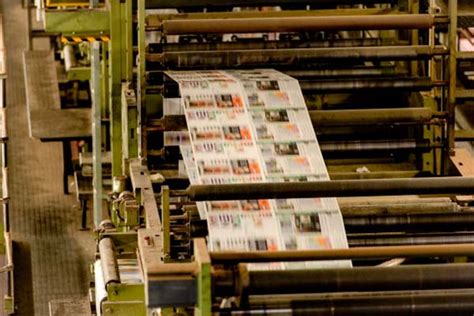 de west telegraaf media groep reorganiseert drukkerijen  banen minder de west