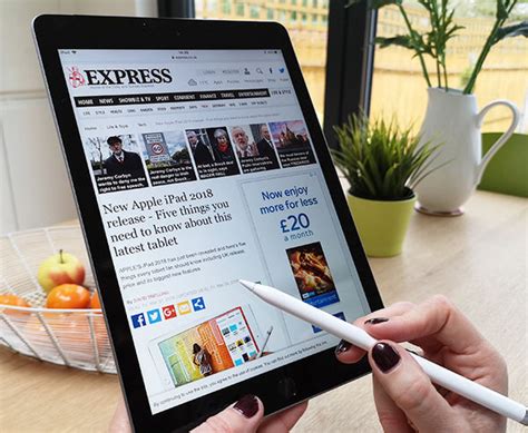 apple ipad  review extras features   price    tempting tablet expresscouk