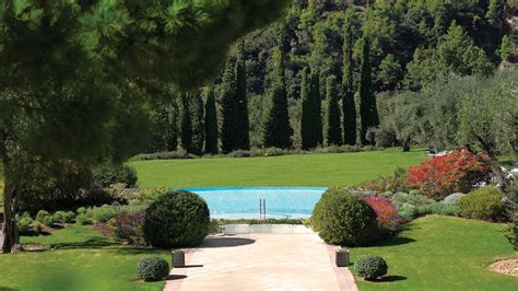 luxury hotel  french riviera chateau saint martin spa