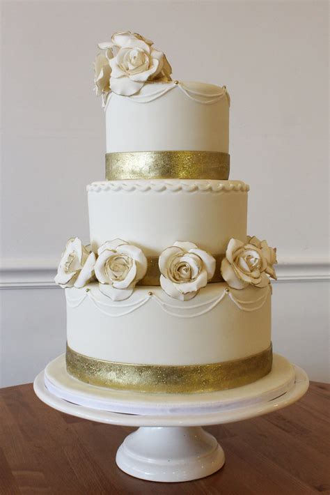 elegant wedding cakes oakleaf cakes bake shop