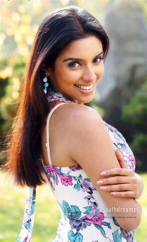 49 Hot Pictures Of Asin Thottumkal Which Are Here To Rock Your World
