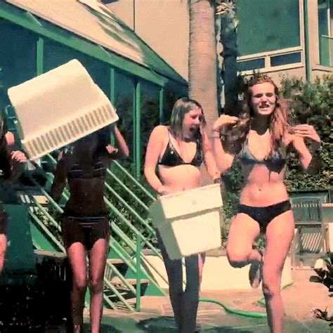 Pop Minute Bella Thorne Bikini Ice Bucket Challenge
