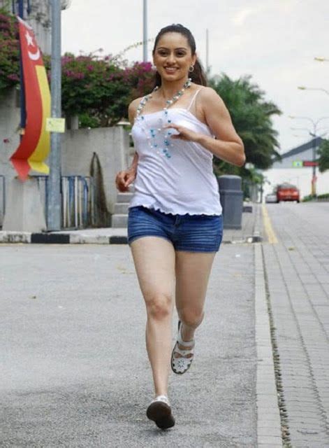 Marathi Actress Shruti Marathe Bold Outfits Tamil Actress Photos