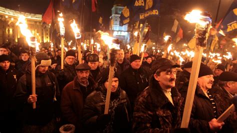15 000 Ukrainians Attend Torch Lit March In Honour Of Former