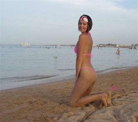 Topless Amateur On The Beach 2 April 2012 Voyeur Web