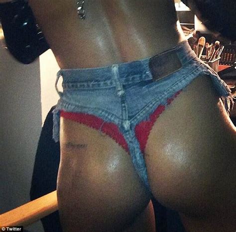 rihanna s naked leaked photos and more celebs unmasked