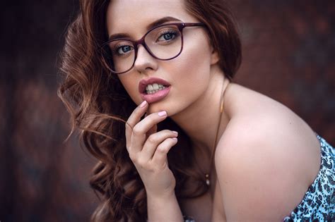 wallpaper brunette long hair blue eyes curly hair women with glasses pale face portrait