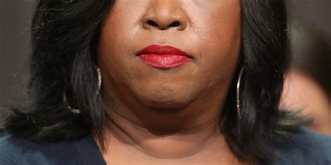 look shonda rhimes shuts down tweeter who s upset with
