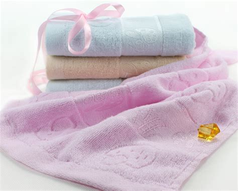 luxury bath towels  perfect gift   cozy bathroom