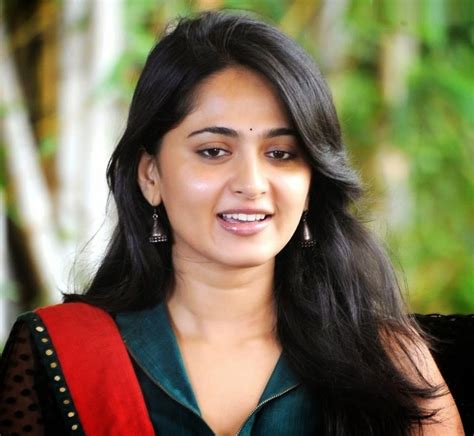 shapely anushka shetty in vikramarkudu tamil film actress