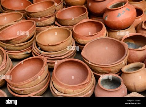 clay cooking pots  res stock photography  images alamy