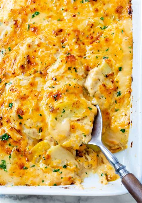 Cheesy Scalloped Potatoes The Cozy Cook