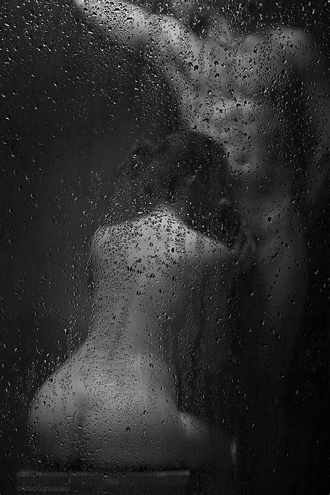 porno artistique sous la douche