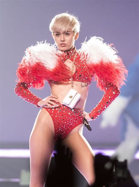 miley cyrus performs at bangerz tour in vancouver