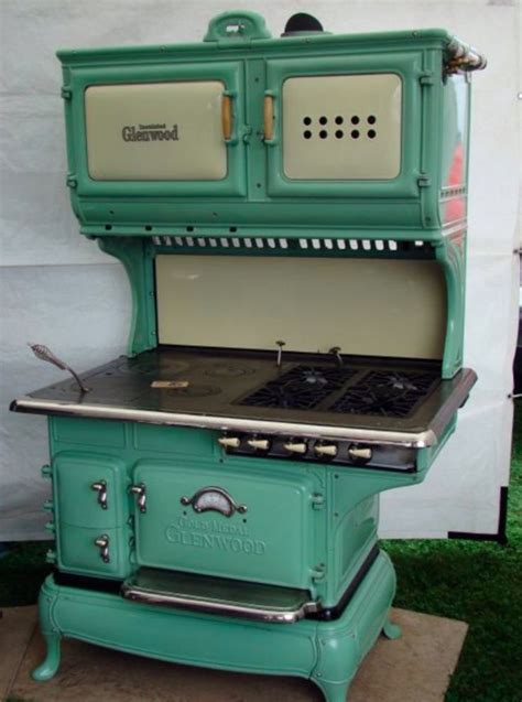 Pin By Jenny Ann On Cute Vintage Stoves Antique Stove Old Stove