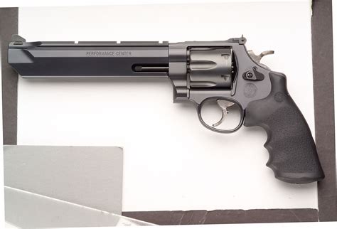 smith wessons big  magnum revolver  legendary gun     national interest