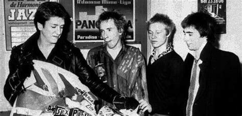 skupina sex pistols vydala před 40 lety své jediné album