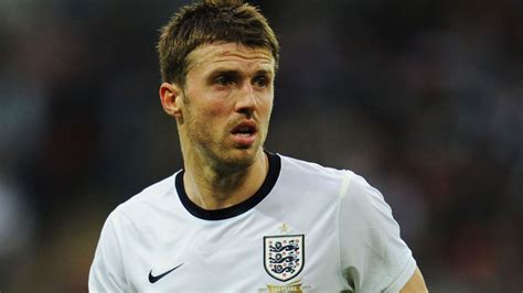 michael carrick vows to continue for england after 2014
