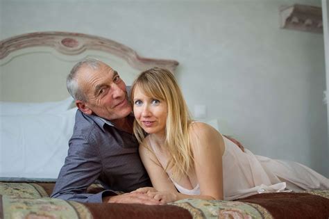 How To Attract An Older Man 15 Surefire Ways To Make Him Interested