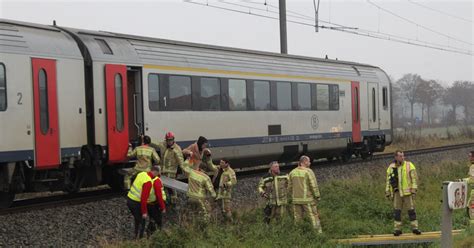 ongeval op overweg treinverkeer onderbroken tussen poperinge en ieper binnenland nieuws hln