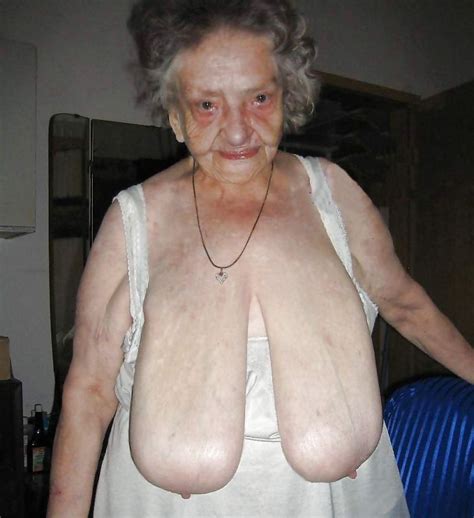 old lady saggy tits