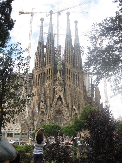 sagrada familia barcelona incredible places places   world favorite places